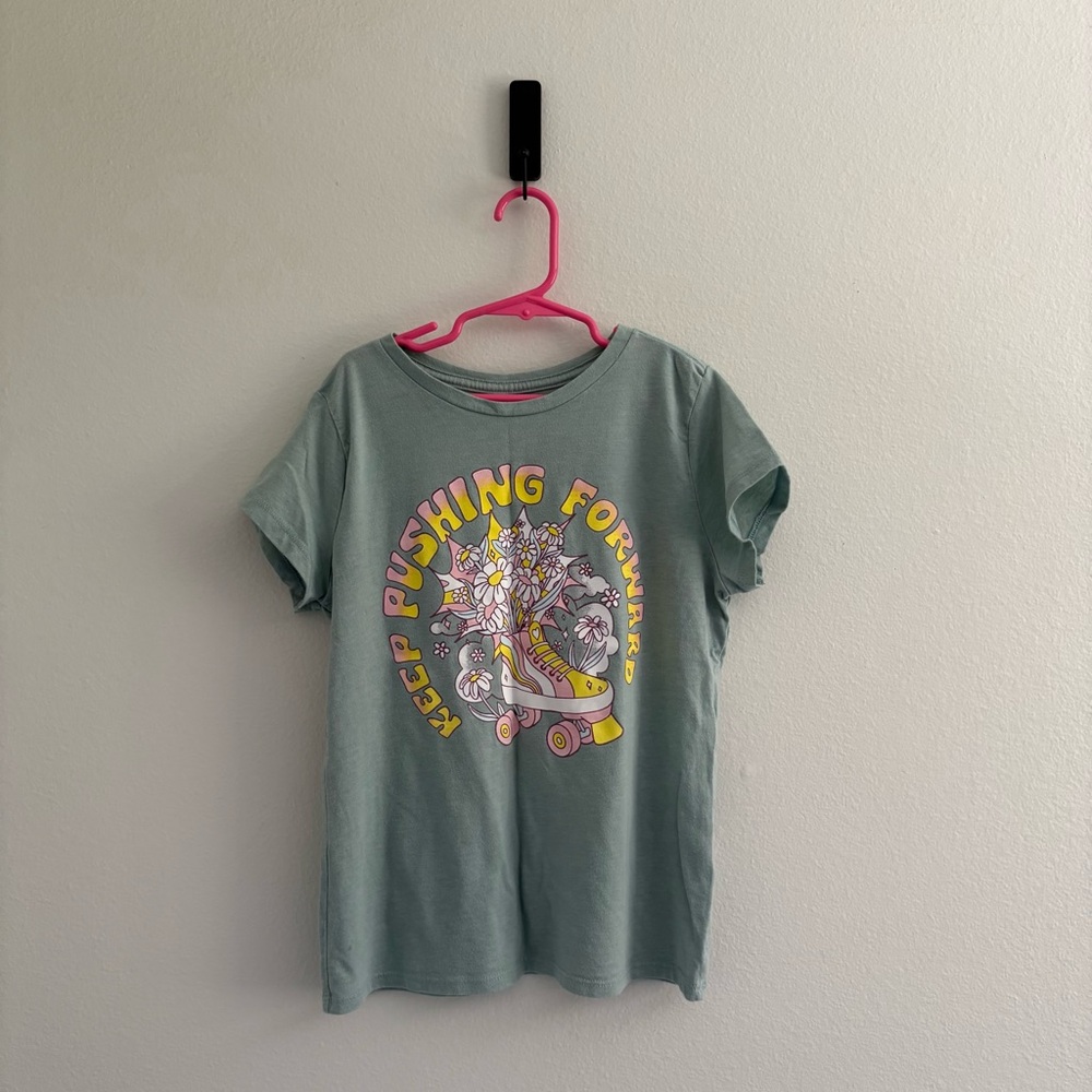 Old Navy‎ • Green “Keep Pushing Forward” Kids Graphic Tee